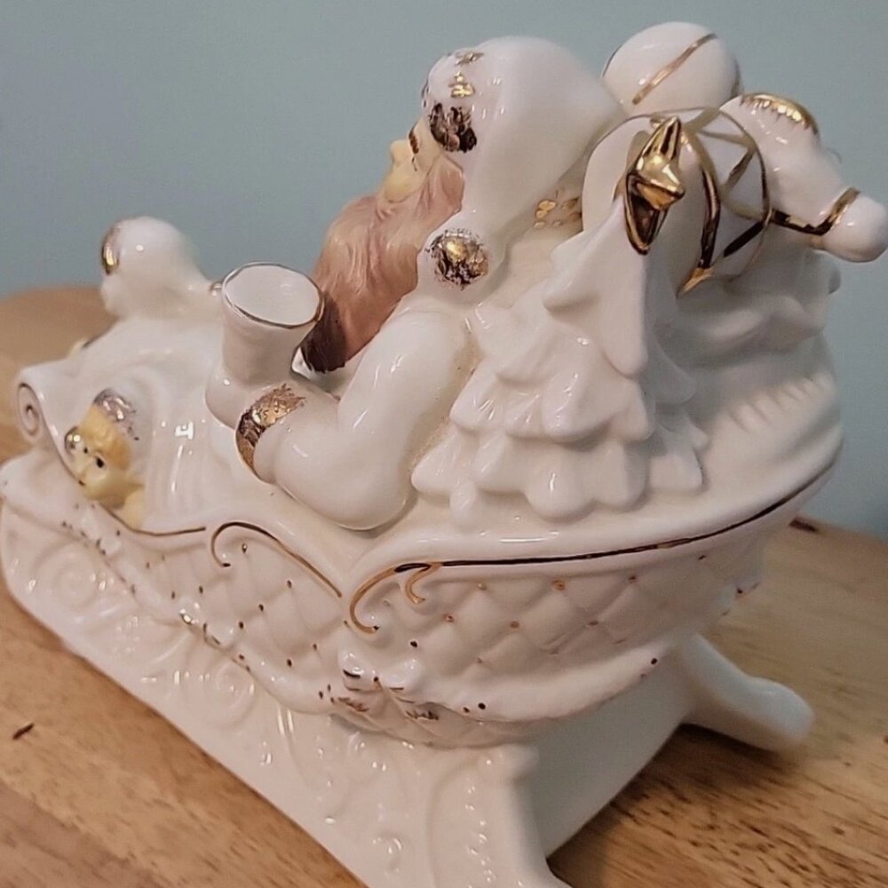 Santa Is Coming‎ Holiday Holly Sleigh Christmas Porcelain